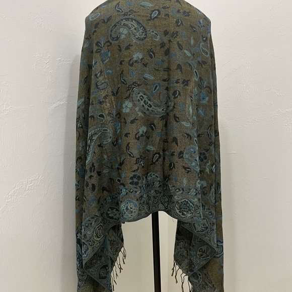 Blue and Gray Women’s Paisley Shawl Scarf with Fringe Blue Brown Green - Picture 7 of 8